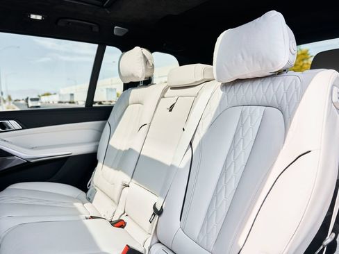 Used 2024 BMW X7 M60i w/ Executive Package AWD/4WD image 48