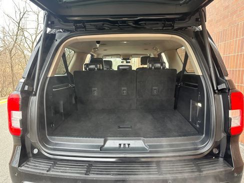 Used 2024 Ford Expedition Max XLT image 32
