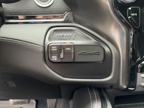 Used 2022 RAM 2500 Limited AWD/4WD image 43