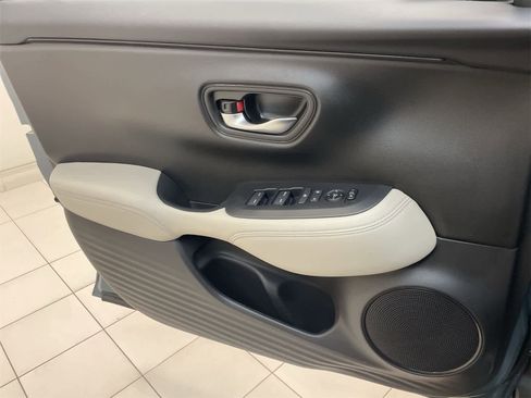 Certified 2025 Honda HR-V LX image 14