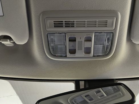 Used 2022 Honda HR-V EX-L image 9