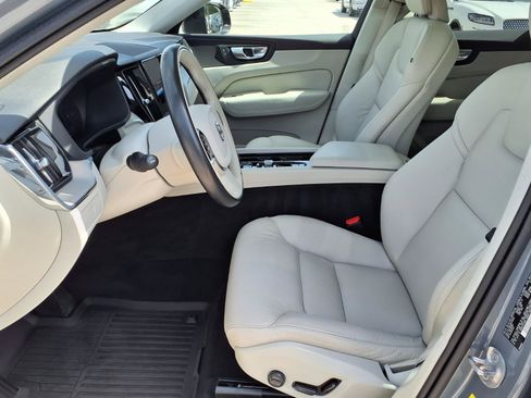 Certified 2024 Volvo XC60 B5 Plus w/ Protection Package Premier AWD/4WD image 22