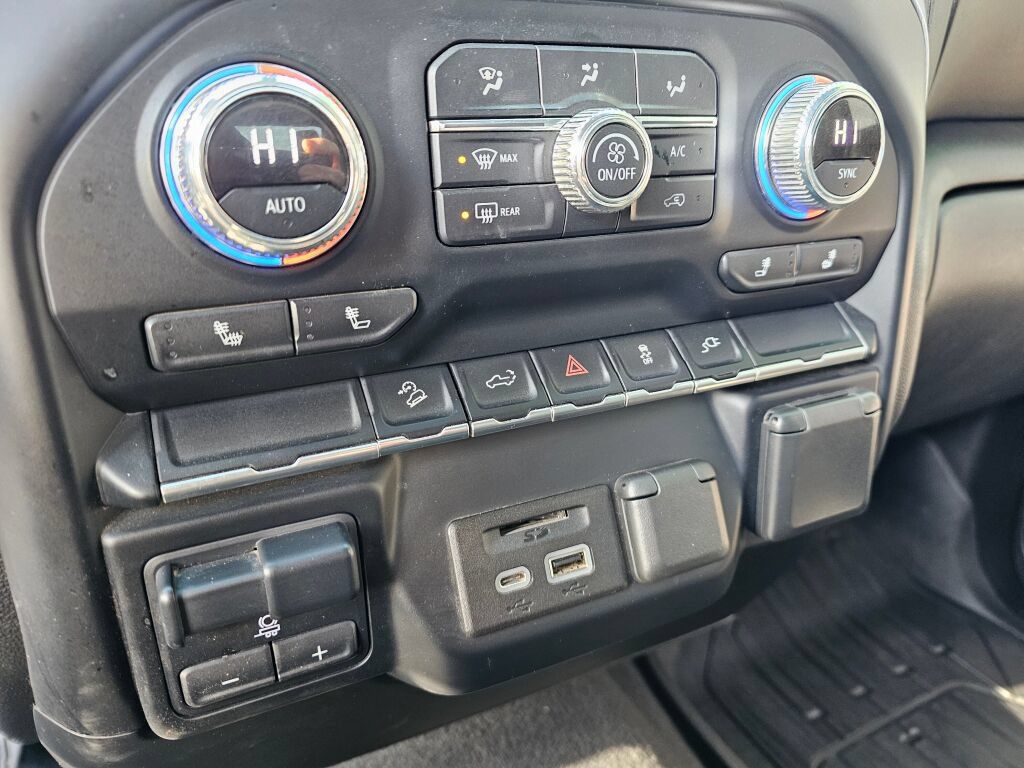 Used 2022 GMC Sierra 3500 SLT w/ X31 Off-Road Package AWD/4WD image 26