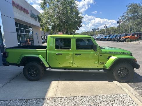 New 2025 Jeep Gladiator Sport image 29
