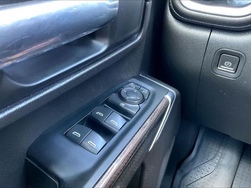 Used 2023 Chevrolet Silverado 2500 LT AWD/4WD image 35