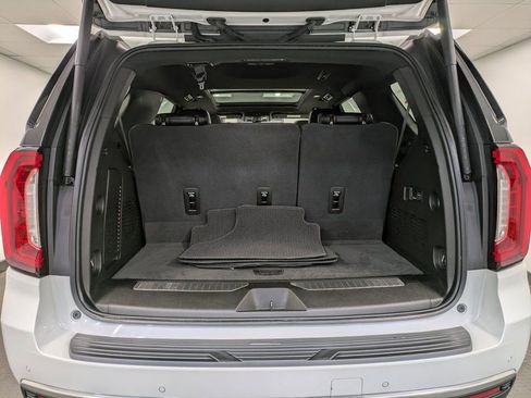 Used 2021 GMC Yukon Denali w/ Denali Premium Package image 23