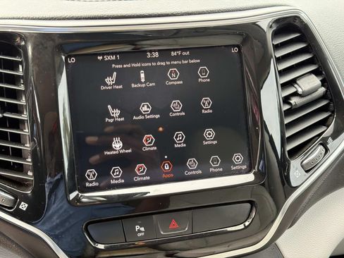 Used 2019 Jeep Cherokee Limited FWD image 27