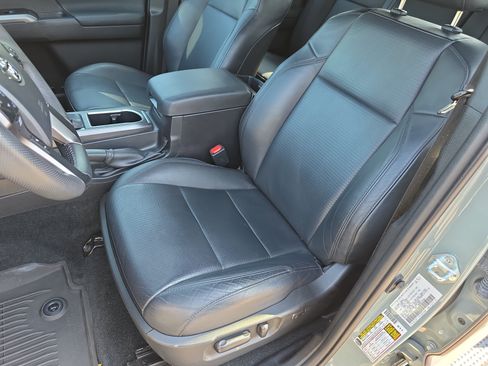 Used 2023 Toyota Tacoma TRD Sport w/ TRD Premium Sport Package AWD/4WD image 14