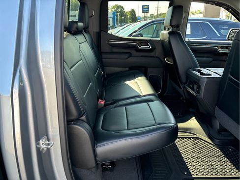 Certified 2024 Chevrolet Silverado 1500 RST w/ Convenience Package II AWD/4WD image 30