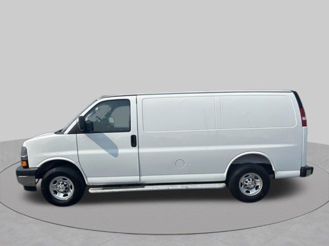 Used 2025 Chevrolet Express 2500 w/ Driver Convenience Package RWD image 2