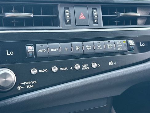 New 2025 Lexus ES 350 image 19