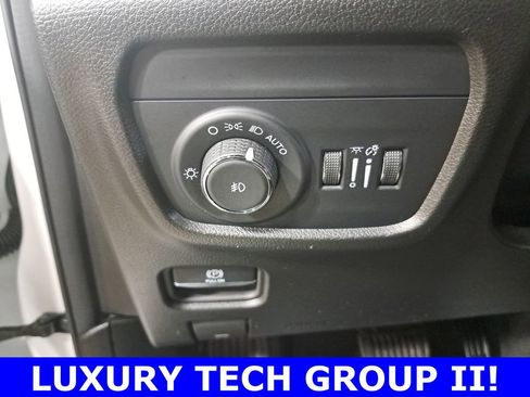 Certified 2024 Jeep Grand Cherokee Limited w/ Luxury Tech Group II image 27