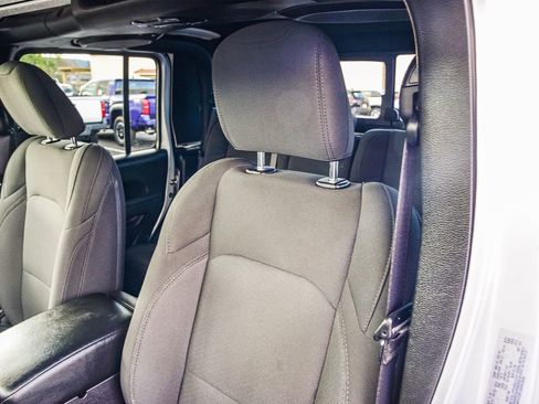 Used 2023 Jeep Gladiator Sport image 27