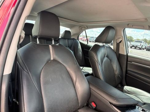 Used 2018 Toyota Camry XSE FWD image 19