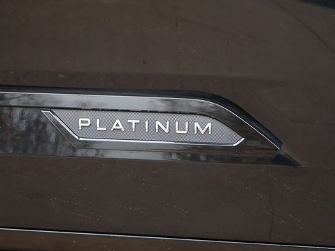 Used 2022 Toyota Tundra Platinum image 9