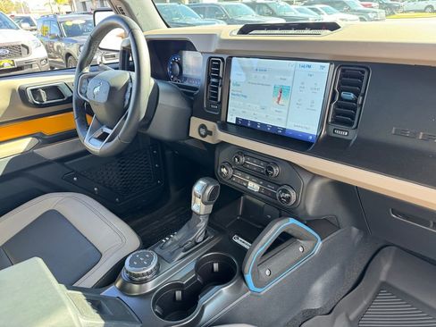 Certified 2021 Ford Bronco Wildtrak image 24