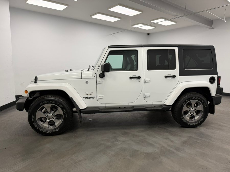 Used 2017 Jeep Wrangler Unlimited Sahara w/ Connectivity Group AWD/4WD image 4