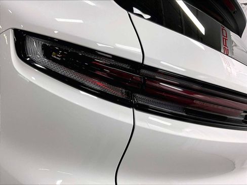 Used 2024 Porsche Cayenne image 35