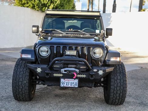 Used 2018 Jeep Wrangler Unlimited Sport S image 2
