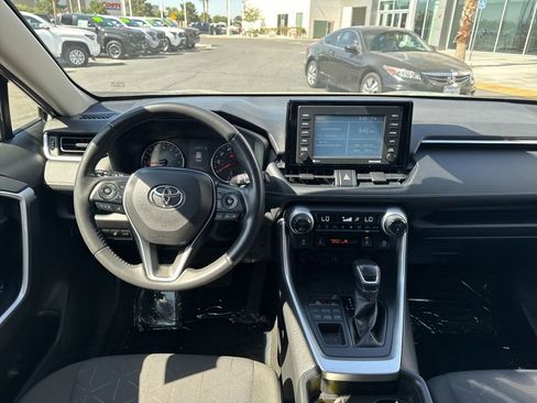 Used 2020 Toyota RAV4 XLE w/ Convenience Package AWD/4WD image 17