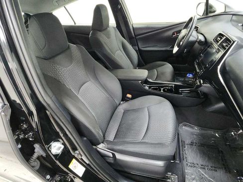 Certified 2018 Toyota Prius Three FWD image 29