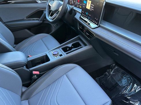 New 2026 Volkswagen Tiguan SE R-Line image 15