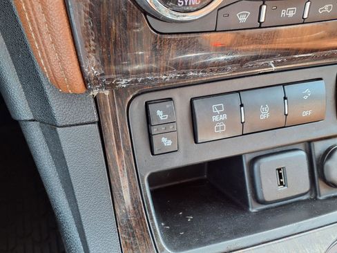 Used 2015 Chevrolet Traverse LT image 13