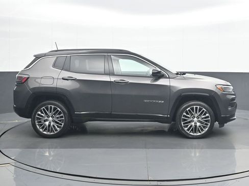 Used 2022 Jeep Compass Limited w/ Elite Group image 7