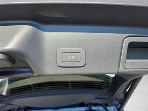 New 2026 Land Rover Range Rover Evoque S image 13