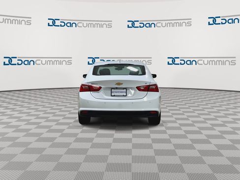 Used 2025 Chevrolet Malibu LT FWD image 7