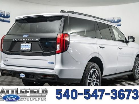 New 2026 Ford Expedition Active image 14