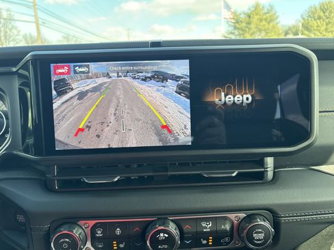 New 2025 Jeep Wrangler Sahara image 30