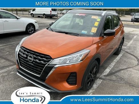 Used 2022 Nissan Kicks SV w/ Interior Electronics Package FWD image 1