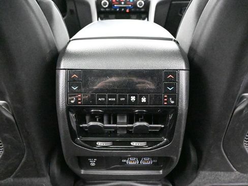 Used 2022 Jeep Grand Cherokee Overland w/ Luxury Tech Group IV image 45