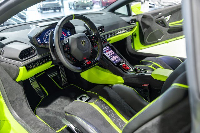 Used 2023 Lamborghini Huracan Tecnica RWD image 12