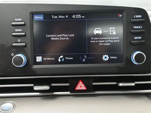 Used 2023 Hyundai Elantra SEL image 3