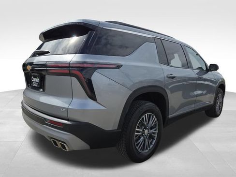 Used 2024 Chevrolet Traverse LT w/ Trailering Package AWD/4WD image 11