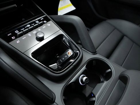 New 2026 Porsche Cayenne image 24