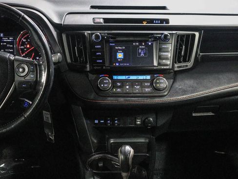 Certified 2018 Toyota RAV4 SE FWD image 16