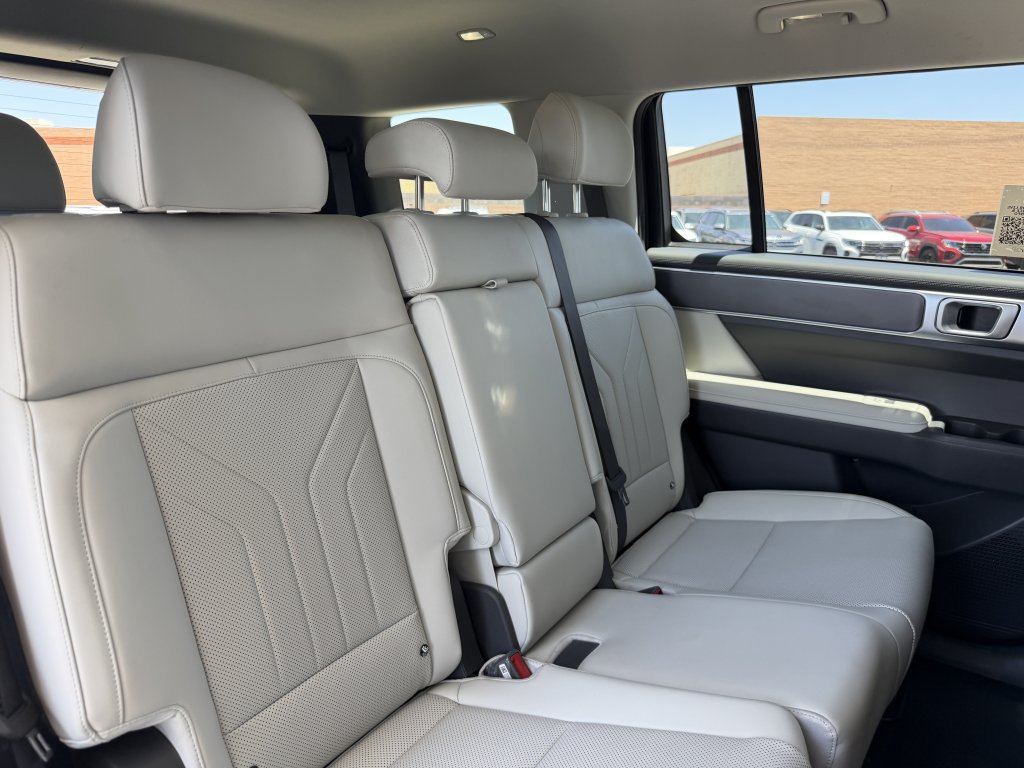 Used 2025 Hyundai Santa Fe SEL FWD image 38