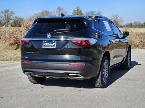Used 2024 Buick Enclave Premium image 7