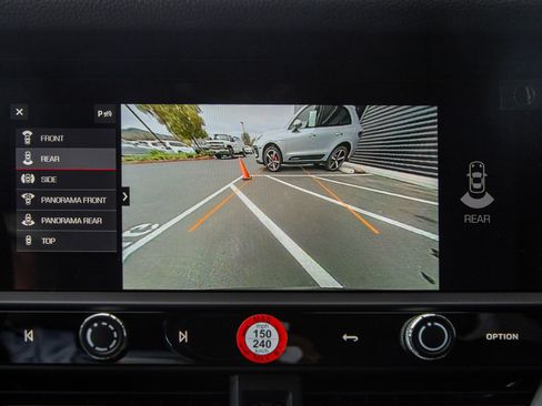 Certified 2024 Porsche Macan AWD/4WD image 13