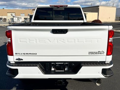 Used 2024 Chevrolet Silverado 2500 High Country image 10