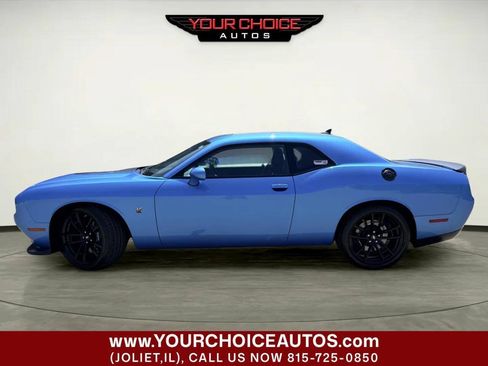 Used 2019 Dodge Challenger R/T Scat Pack w/ Shaker Package RWD image 2