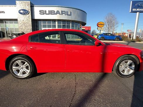 Used 2022 Dodge Charger SXT image 3