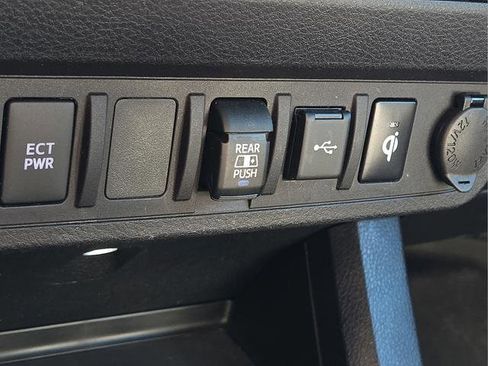 Used 2020 Toyota Tacoma TRD Off-Road image 25