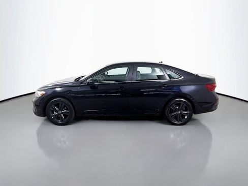 Used 2023 Volkswagen Jetta SE w/ Panoramic Sunroof Package FWD image 2