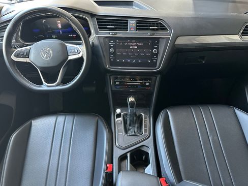 Used 2023 Volkswagen Tiguan SE w/ Panoramic Sunroof Package FWD image 14