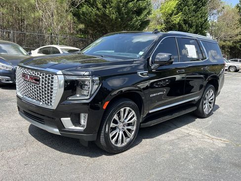 Used 2023 GMC Yukon Denali w/ Advanced Technology Package image 3