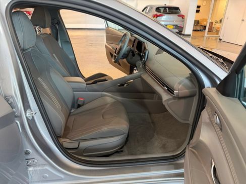 Used 2026 Hyundai Elantra Sport FWD image 35